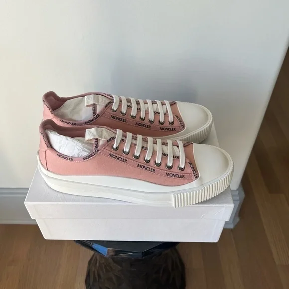 MONCLER Glisserie Logo Canvas Low-Top Sneakers - Picture 8 of 12